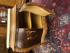 Par de Mesas de Cabeceira estilo Louis XV - comprar online