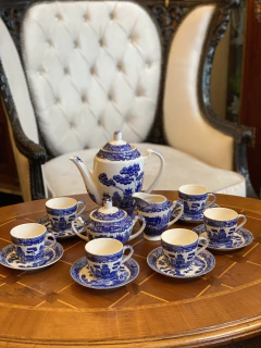 Conjunto de café “pombinhos” na internet