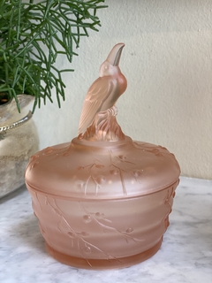 Potiche em vidro satiné rose com pássaro