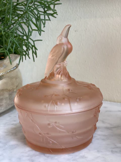 Potiche em vidro satiné rose com pássaro