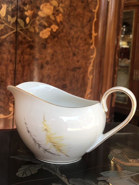 Leiteira em porcelana alemã Hutschenreuther