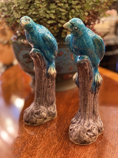 Par de esculturas em porcelana Pássaros