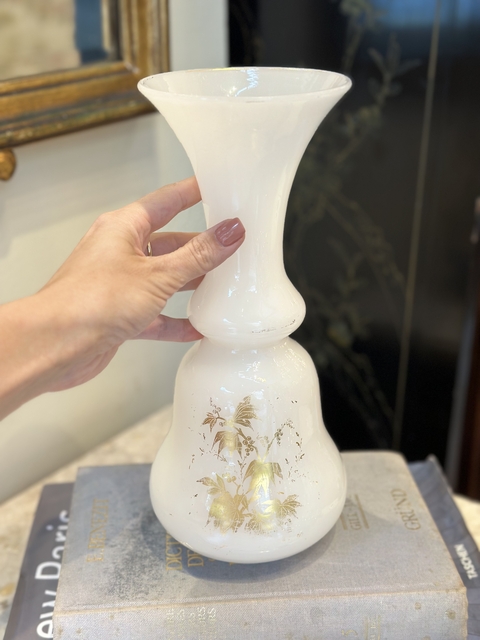 Vaso em opalina Baccarat século XIX