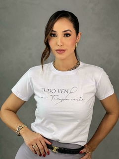 T-Shirts CLUB - Tudo Vem no Tempo Certo - comprar online