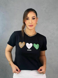 T-Shirts CLUB - O amor é…