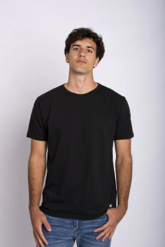 REMERA BASIC FLAME NEGRA - comprar online