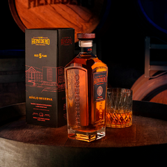 Gin Heredero Añejo Reserva 5 Años 700ml Con Estuche en internet
