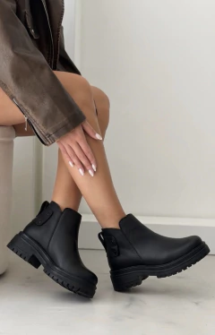 SAMARA CUERO