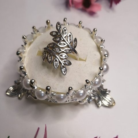 Anillo Hojas y Circones