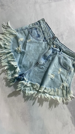 SHORT CELESTE DESFLECADO RÍGIDO - comprar online