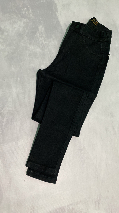 JEANS NEGRO CHUPIN TIRO ALTO