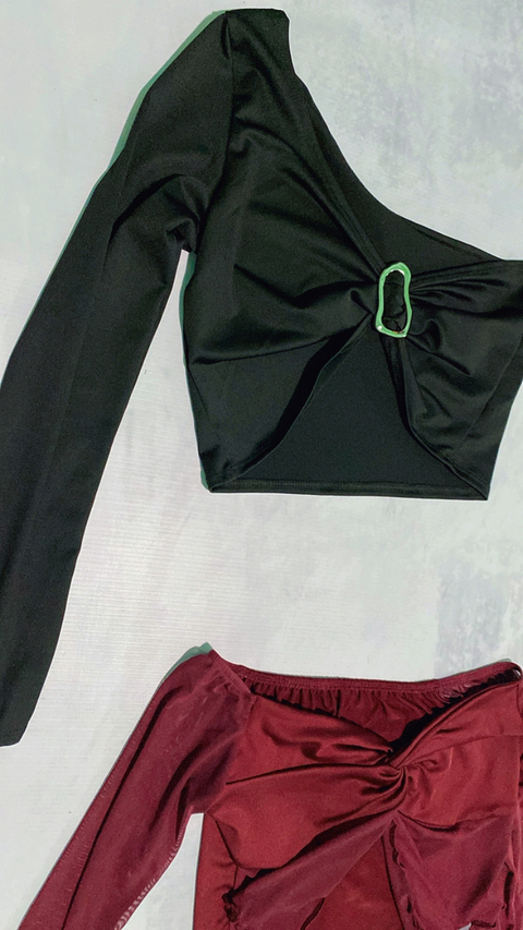 TOP NEGRO MANGA LARGA 1 HOMBRO - comprar online