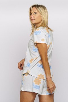 Pijama "CHARO" estampado FLOWER POWER AQUA - comprar online