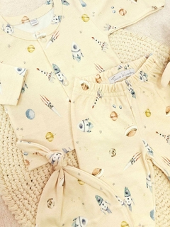 Ajuar Vainilla con Bata y Pantalón - comprar online