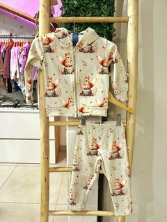 Conjunto campera + pantalon de plush ''Pequeña ardilla''