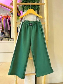 Jogging palazo con frisa color verde