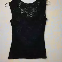 MUSCULOSA CON ENCAJE