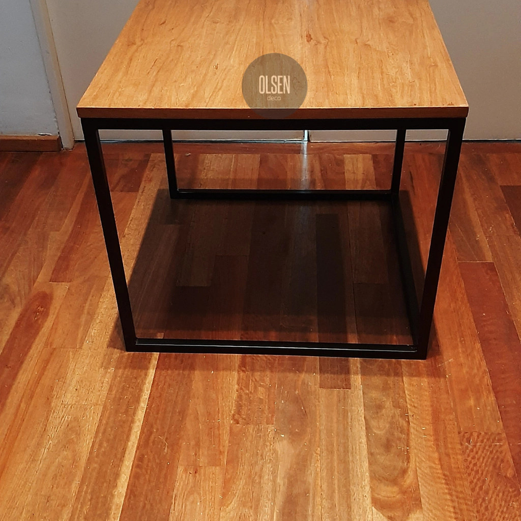 Mesa cubo de hierro y madera ::: ¡Única unidad disponible!