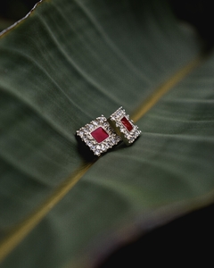 Aros cuadrados rojos