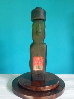 Imagem do Garrafa de Vidro Pisco Reservado em forma de Moai