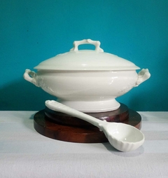 Antiga e delicada sopeira branca em porcelana branca Limoges - França