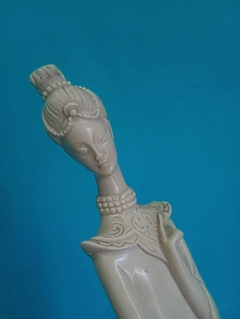 Antiga escultura de mulher oriental em marfinite / resina - Montalto na internet