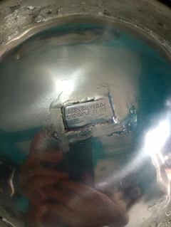 Antiga e imponente bacia com gomil / jarra do Séc.XIX em metal com banho de prata Essex Silver Quadruple - comprar online