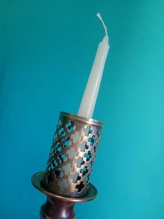 Antigo castiçal / porta vela em metal banhado a prata na internet