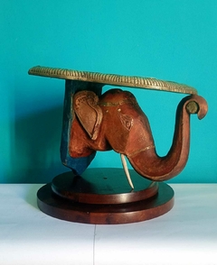 Antiga Peanha Indiana em Madeira em Forma de Elefante