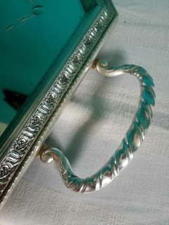 Antiga e lindíssima bandeja em metal com espelho em cristal veneziano - comprar online