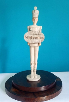 Soldado quebra nozes decorativo em resina