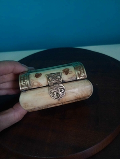 Antigo porta jóias em osso e metal Forro de veludo - loja online