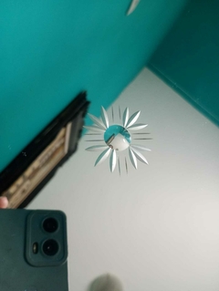 Imagem do Antiga e lindíssima bandeja em metal com espelho em cristal veneziano