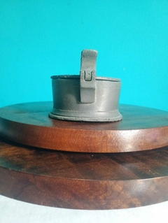 Antigo saleiro com tampa em estanho - JS X MG - loja online