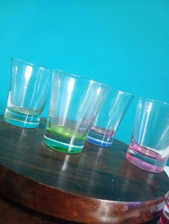 Jogo de 6 copos em vidro para shots Coloridos - comprar online