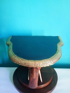 Antiga Peanha Indiana em Madeira em Forma de Elefante - comprar online