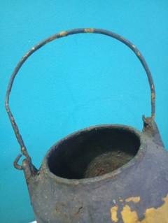 Imagem do Antigo caldeirão de ferro