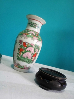 Antigo vaso em porcelana chinês pintado a mão - comprar online