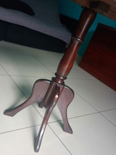 Antiga Mesinha de canto / apoio em madeira redonda em madeira - comprar online