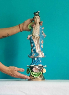Antiga e linda Escultura Gueixa Porcelana policromada na internet
