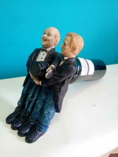 Divertido suporte para vinho / garrafa em resina - Dupla de garçons - loja online