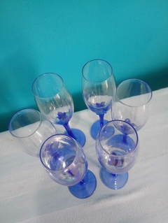 Jogo de taças flutê para espumante em cristal translúcido e azul - Achados e Encantos
