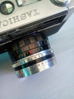 Antiga Câmera Fotográfica Yashica Lynx (não funciona) - Achados e Encantos