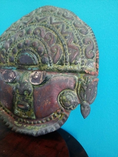 Antiga máscara inca de parede em cobre - PERU na internet