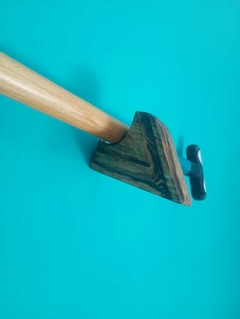 Remo decorativo de madeira maori