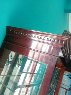 Belíssima vitrine cristaleira francesa com macheterie - Achados e Encantos