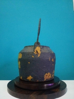 Antigo caldeirão de ferro - Achados e Encantos