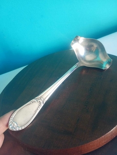 Antiga concha para molheira / caldos espessurado a prata