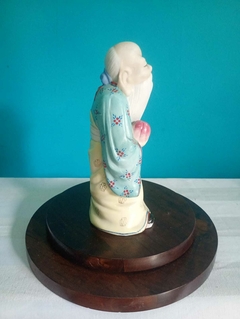Arte Oriental - Antigo sábio chinês em porcelana - Achados e Encantos