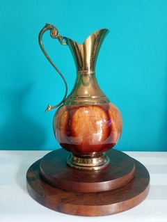 Imagem do Antigo gomil / jarra em faiança vitrificada em metal dourado